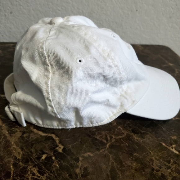 Nike Hat - Picture 3 of 5